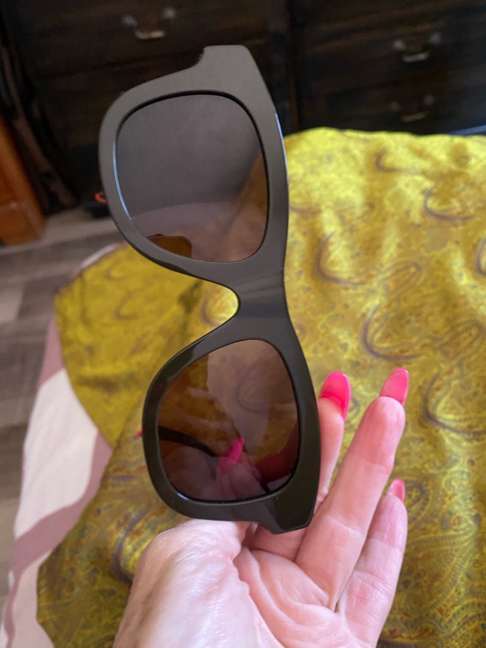 Kenzo Black Sunglasses Arm with Logo - Picture 4 of 5